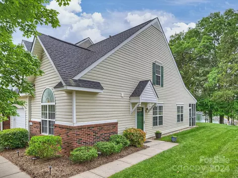 426 Robin Reed Ct, Pineville, NC 28134