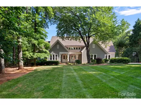 144 Heathland Ln, Mooresville, NC 28117