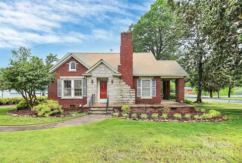 202 W 5th St, Landis, NC 28088