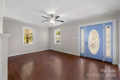 Living - 1200 Laurel Ave, Lancaster, SC 29720 photo 2 of 3