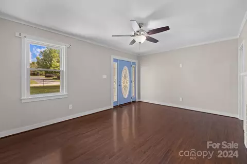 Living - 1200 Laurel Ave, Lancaster, SC 29720 photo 3 of 3