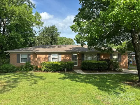 620 Fieldstone Rd, Mooresville, NC 28115