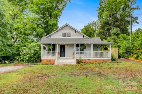 114 Myrtle St, Morganton, NC 28655