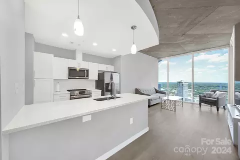 210 Church 3309 St #3309, Charlotte, NC 28202