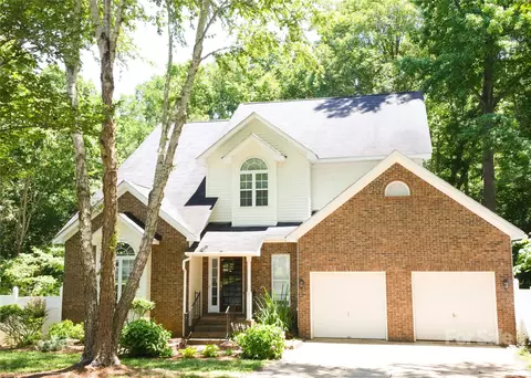 10101 Saffir Ct, Mint Hill, NC 28227