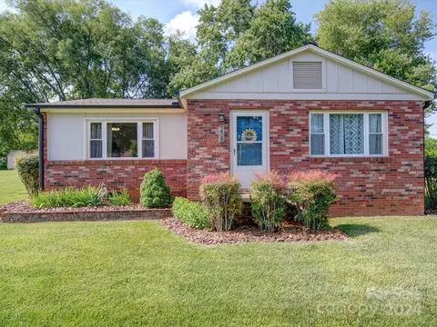 208 Bradley Farm Rd, Statesville, NC 28625
