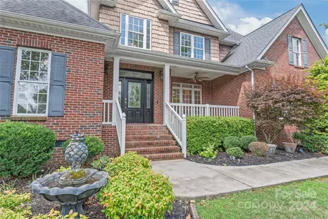 2349 Kinmere Dr, Gastonia, NC 28056