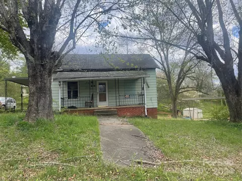 143 Circle C St, Marion, NC 28752