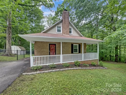 2 Hillside Dr, Stanley, NC 28164