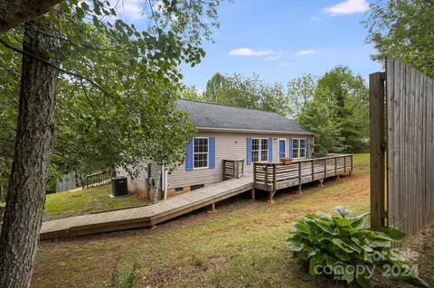 283 Turkey Creek Dr, Leicester, NC 28748