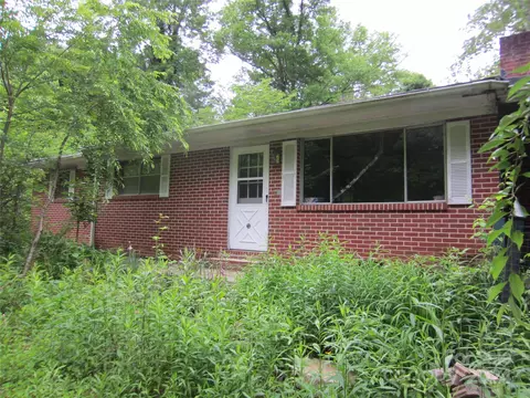 95 Whispering Pines Dr, Pisgah Forest, NC 28768