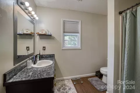 Bath - 5260 Eider Ln, Granite Falls, NC 28630 photo 2 of 2