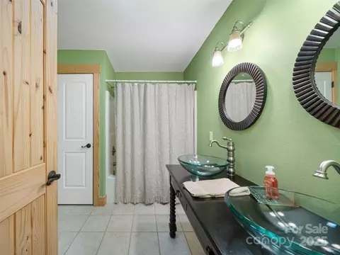 Bath - 412 Blueberry Dr, Burnsville, NC 28714 photo 1 of 6