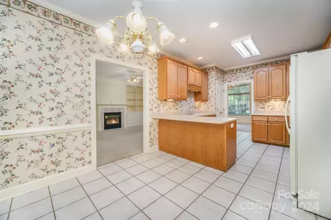 Kitchen - 2014 Schofield Pl, Salisbury, NC 28144 photo 2 of 2