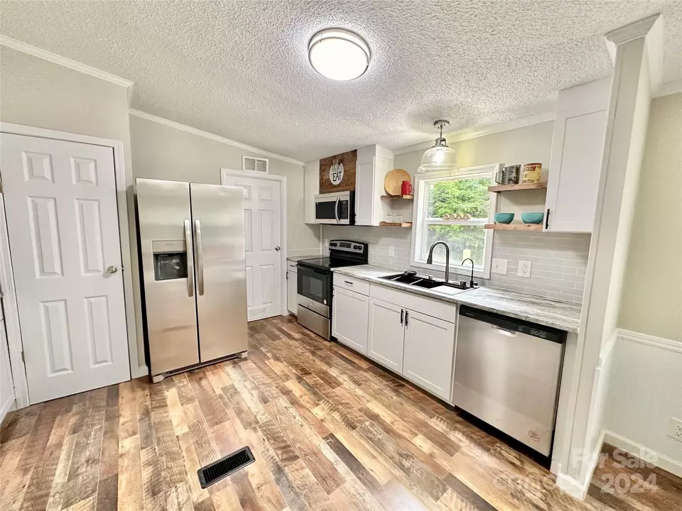  929 Brookhaven Rd, Statesville, NC 28625 photo 4