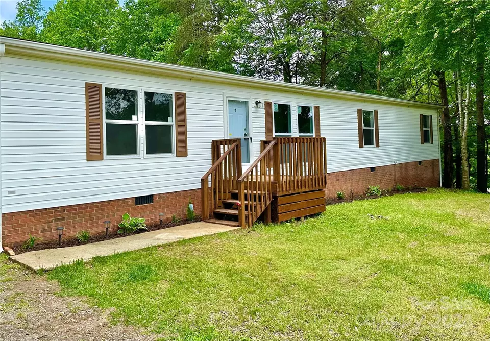  929 Brookhaven Rd, Statesville, NC 28625 photo 3
