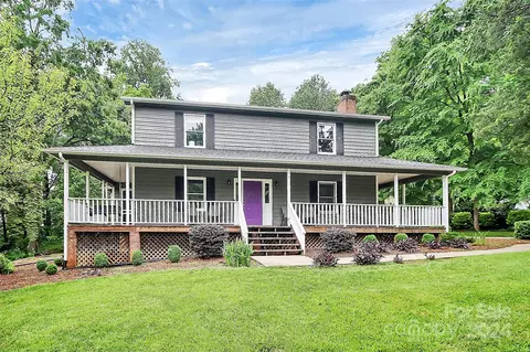 7212 Leaves Ln, Charlotte, NC 28213