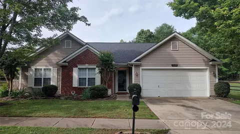 12155 Goff House Ct, Charlotte, NC 28214