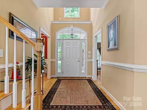 Entry Way - 245 Hawthorne Ln, Cheraw, SC 29520 photo 2 of 6