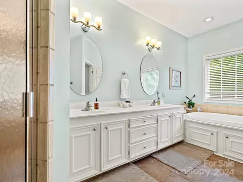 Bath - 245 Hawthorne Ln, Cheraw, SC 29520 photo 2 of 6