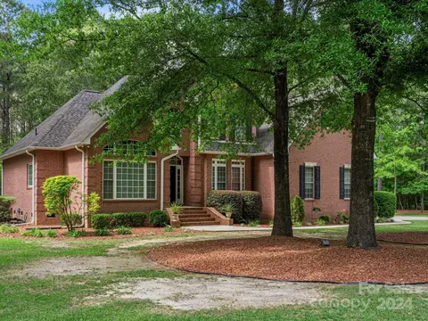 Exterior - 245 Hawthorne Ln, Cheraw, SC 29520 photo 6 of 7