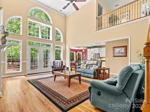 Living - 245 Hawthorne Ln, Cheraw, SC 29520 photo 1 of 4