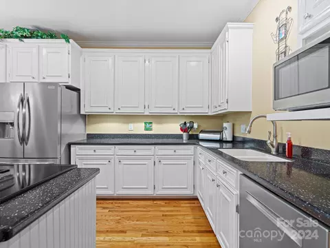 Kitchen - 245 Hawthorne Ln, Cheraw, SC 29520 photo 2 of 3