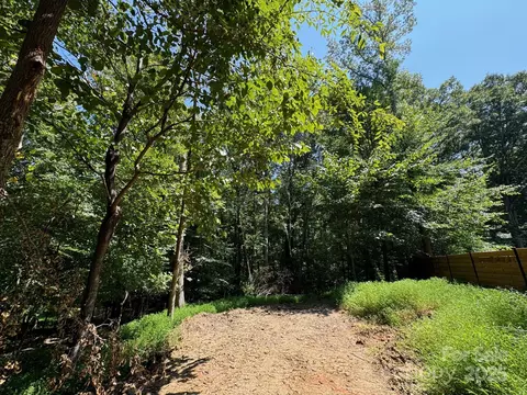 1935 Weddington Rd, Matthews, NC 28105