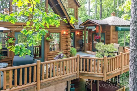 100 Spruce Pine Ln, Mill Spring, NC 28756