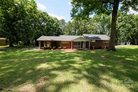 611 Hilltop Dr, Chester, SC 29706