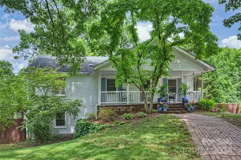 2910 Brookridge Ln, Charlotte, NC 28211