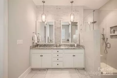 Bath - 146 Riverstone Dr, Davidson, NC 28036 photo 2 of 4