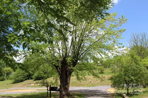 505 Mundy Field Rd, Canton, NC 28716