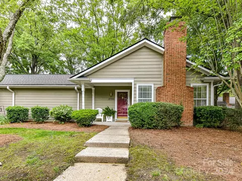 2700 Tiergarten Ln, Charlotte, NC 28210