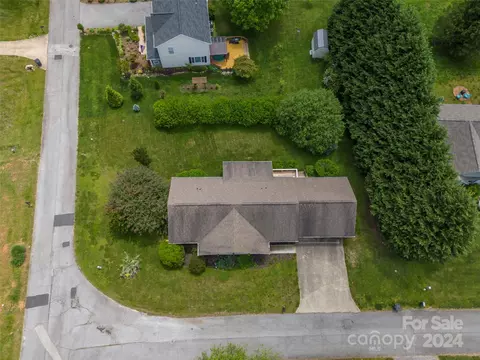 View/Area - 68 Cedarview Ln, Saluda, NC 28773 photo 3 of 4