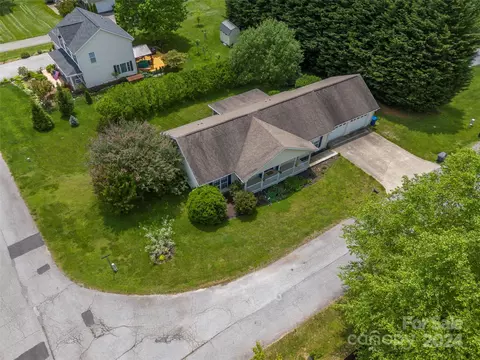 View/Area - 68 Cedarview Ln, Saluda, NC 28773 photo 1 of 4