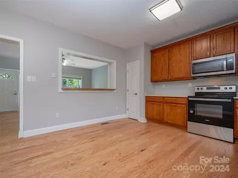 Kitchen - 68 Cedarview Ln, Saluda, NC 28773 photo 3 of 3