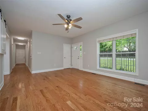 Living - 68 Cedarview Ln, Saluda, NC 28773 photo 2 of 3