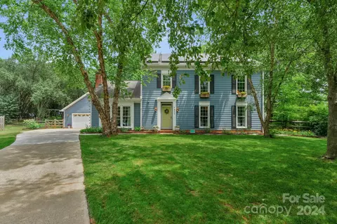 8601 Doe Run Rd, Charlotte, NC 28277