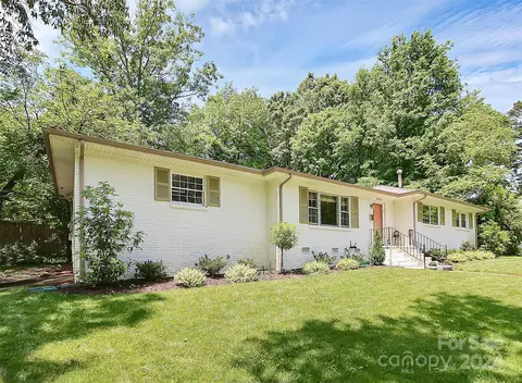 1011 Nancy Dr, Charlotte, NC 28211