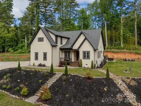 169 Kirkwood Hill Ln, Hendersonville, NC 28739