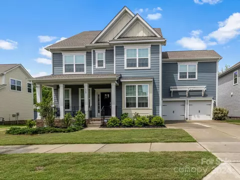 920 Claires Creek Ln, Davidson, NC 28036
