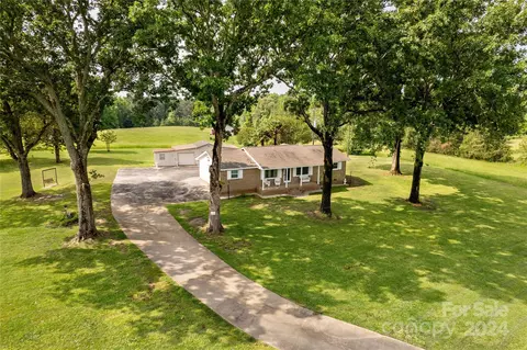 1394 Douglas Rd, Lancaster, SC 29720
