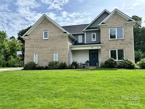 1016 Peninsula Dr, Belmont, NC 28012