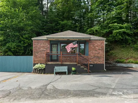 110 Summit St, Waynesville, NC 28786