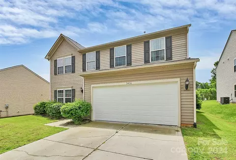 3416 Ashley View Dr, Charlotte, NC 28213