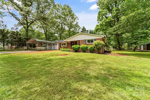 121 Twitty Ln, Statesville, NC 28625