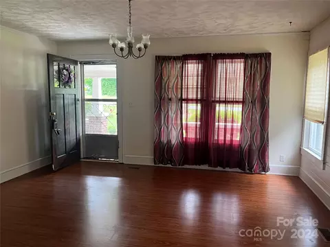 Living - 2105 E Us 70 Hwy, Morganton, NC 28655 photo 1 of 3