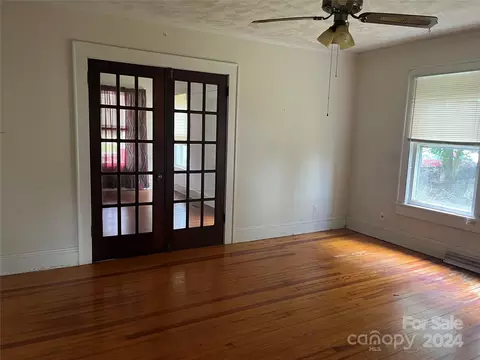 Living - 2105 E Us 70 Hwy, Morganton, NC 28655 photo 3 of 3