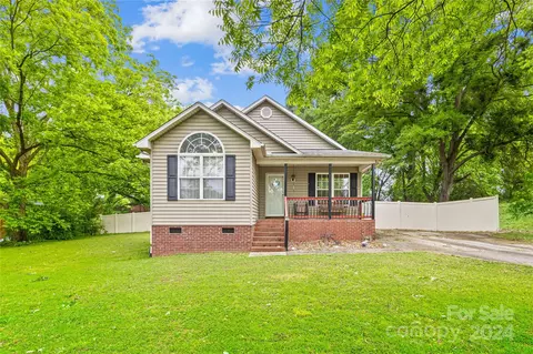 1618 Warren Cir, Gastonia, NC 28054